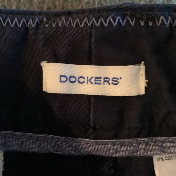 Dockers navy shorts. 9 inch inseam. Size 8 - Picture 3 of 11